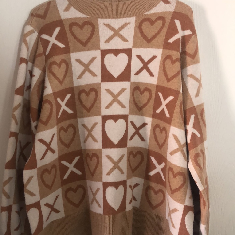 Woman’s valentines  Heart Pattern studio park Tan and Cream